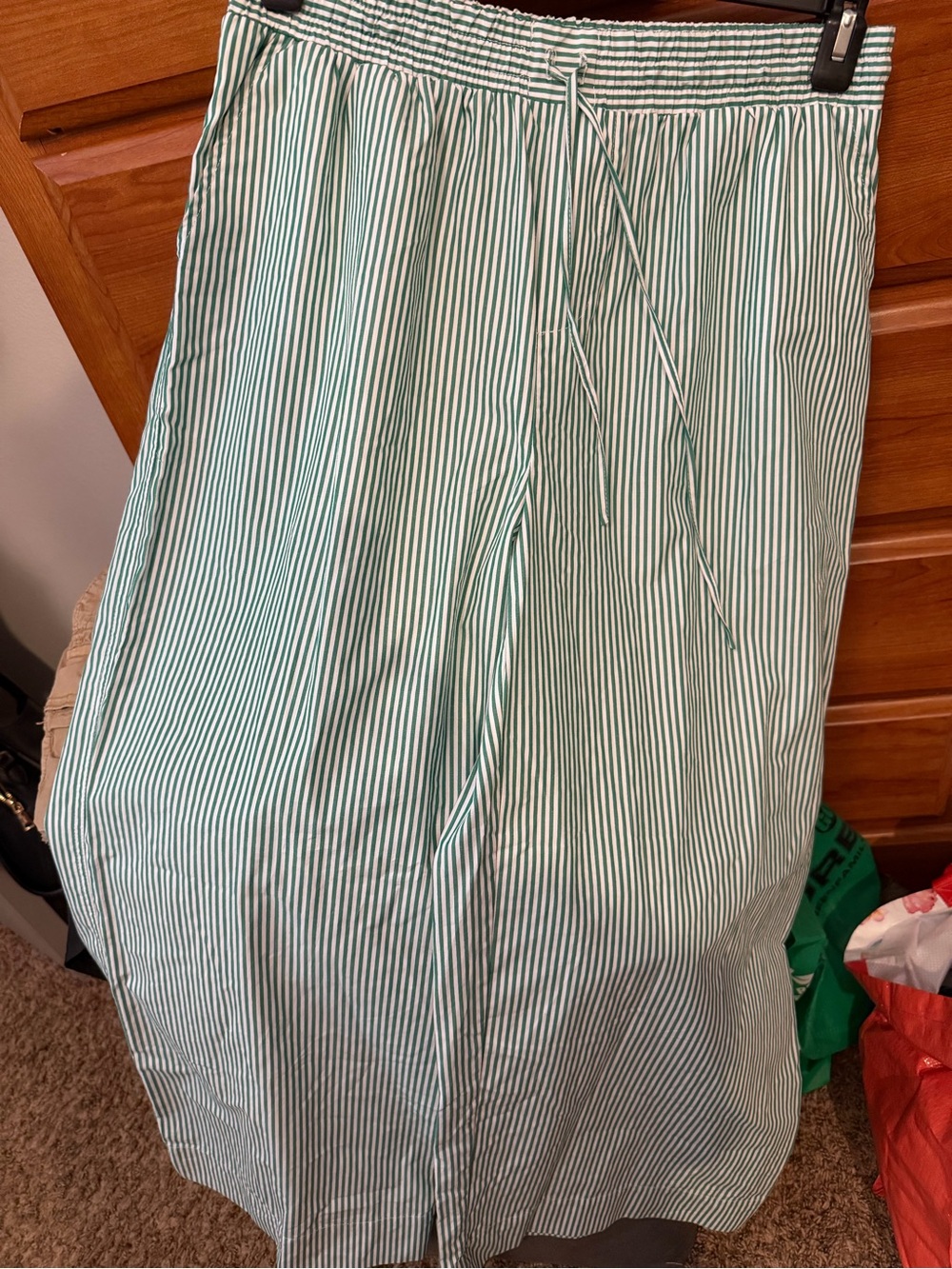 Free assembly women’s cotton poplin cropped 26 inseam striped drawstring